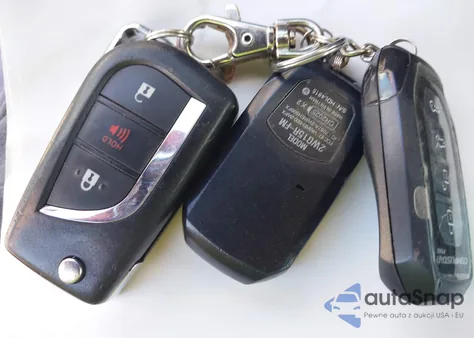 2017 Toyota Corolla Im from USA, damaged, VIN JTNKARJE7HJ539785